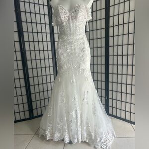 Essence fit and flare White Lace Gown